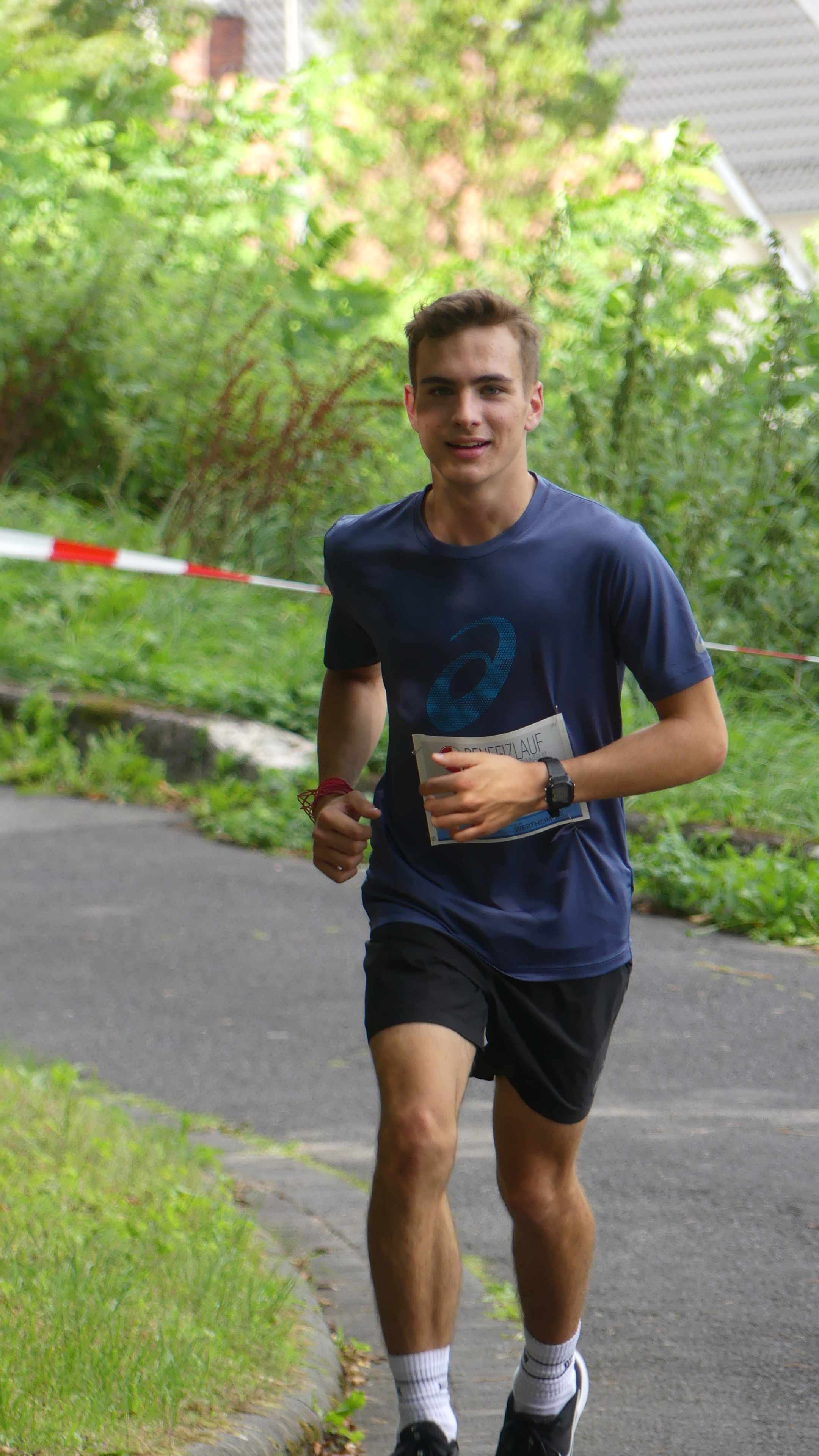 Bild vom 14. Benefizlauf im Jahr 2024. Dies ist das 113. Bild.